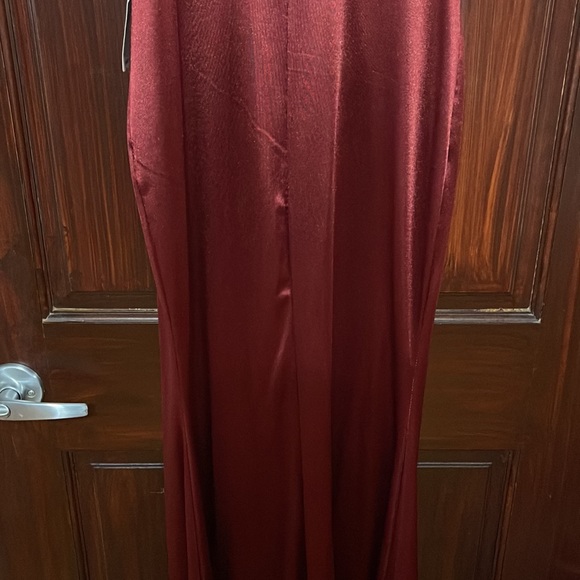 FINAL PRICE ❤️- Satin Red Gown - Picture 5 of 8